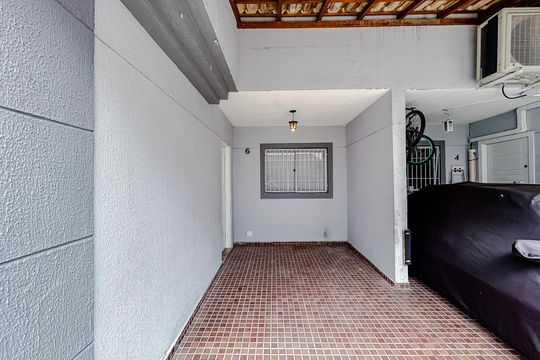 Garagem de casa de condomínio para alugar com 2 quartos, 57m² em Vila Esperança, São Paulo