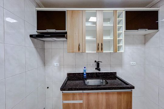Cozinha de casa de condomínio para alugar com 2 quartos, 57m² em Vila Esperança, São Paulo
