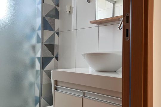 Banheiro de apartamento à venda com 2 quartos, 44m² em Parque das Cachoeiras, Campinas