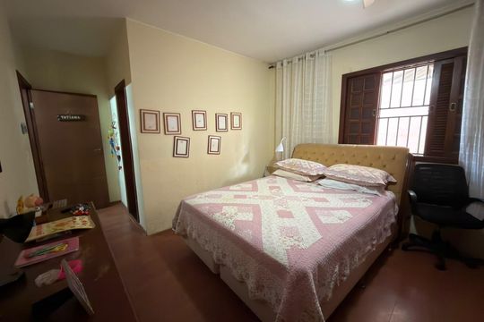 Quarto 03  de casa à venda com 6 quartos, 400m² em Qi 5, Brasília