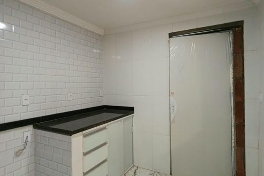 Cozinha de apartamento para alugar com 1 quarto, 50m² em Andrade Araujo, Belford Roxo