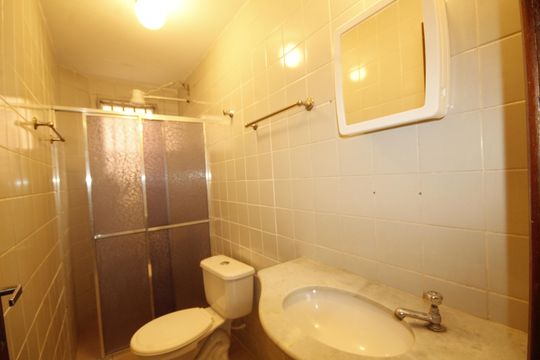banheiro 2 de apartamento à venda com 2 quartos, 55m² em Floresta, Belo Horizonte