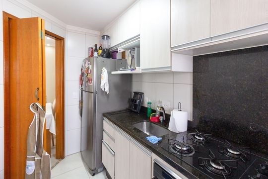 Cozinha de apartamento para alugar com 2 quartos, 50m² em Vila Augusta, Guarulhos