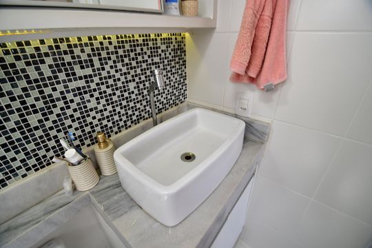 Banheiro Suíte de apartamento à venda com 2 quartos, 54m² em Taquaral, Campinas
