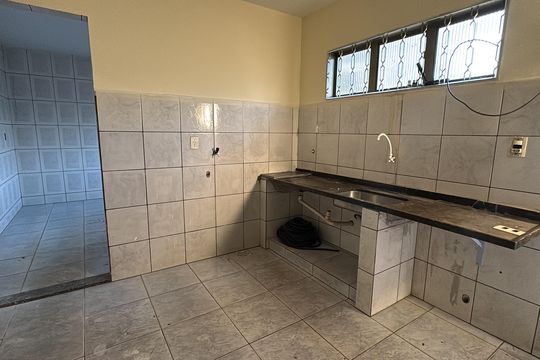 Casa para alugar com 1 quarto, 70m² em Jardim Ana Lúcia, Goiânia