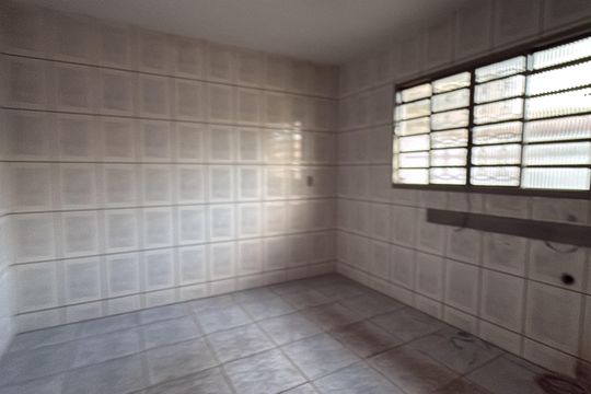 Casa para alugar com 1 quarto, 70m² em Jardim Ana Lúcia, Goiânia