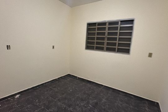 Casa para alugar com 1 quarto, 70m² em Jardim Ana Lúcia, Goiânia
