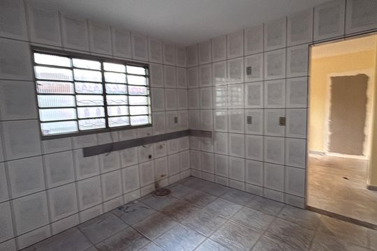 Casa para alugar com 1 quarto, 70m² em Jardim Ana Lúcia, Goiânia