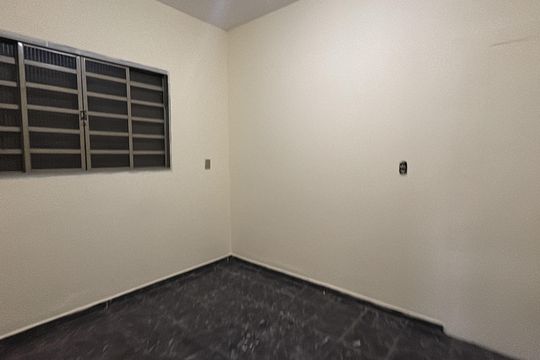 Casa para alugar com 1 quarto, 70m² em Jardim Ana Lúcia, Goiânia