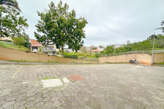 Garagem de apartamento para alugar com 3 quartos, 82m² em Serraria, São José