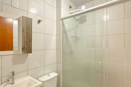 Banheiro de apartamento para alugar com 3 quartos, 82m² em Serraria, São José