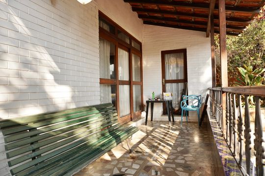 Varanda  de casa à venda com 5 quartos, 386m² em Serra, Belo Horizonte