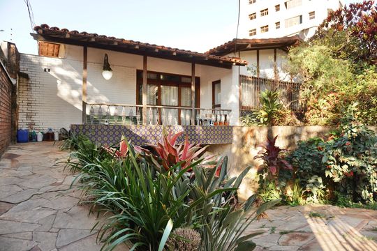 Fachada de casa à venda com 5 quartos, 386m² em Serra, Belo Horizonte