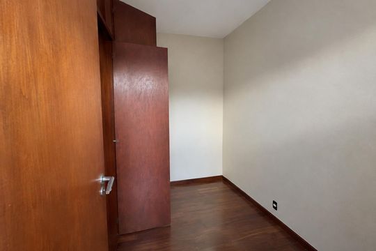 Quarto de Serviço de apartamento para alugar com 4 quartos, 380m² em Serra, Belo Horizonte
