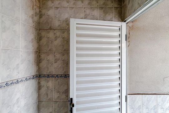Banheiro de serviço 2 de casa à venda com 5 quartos, 257m² em Vila Carrão, São Paulo
