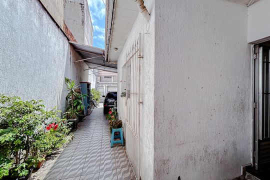 Garagem de casa à venda com 5 quartos, 257m² em Vila Carrão, São Paulo