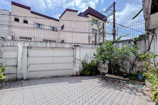 Garagem de casa à venda com 5 quartos, 257m² em Vila Carrão, São Paulo
