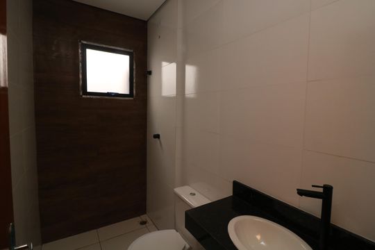 Banheiro de apartamento à venda com 2 quartos, 52m² em Parque Independencia, São Paulo