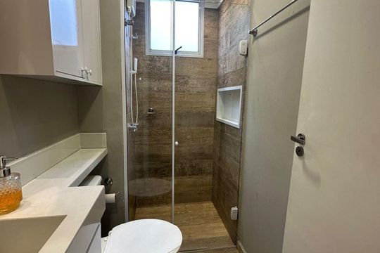Banheiro de apartamento para alugar com 2 quartos, 47m² em Jardim das Cerejeiras, Campinas
