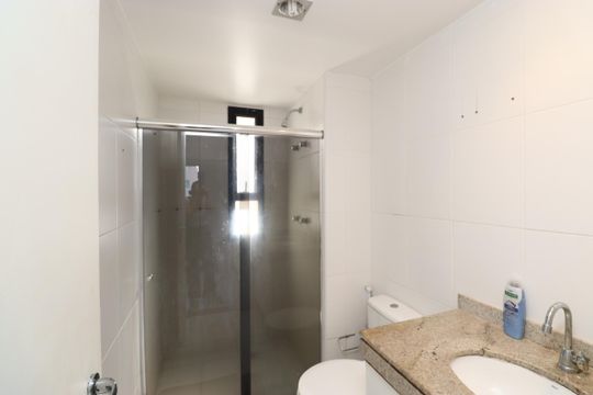 Banheiro 2 de apartamento para alugar com 3 quartos, 126m² em Patamares, Salvador