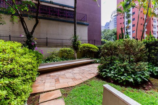 Jardim de apartamento para alugar com 3 quartos, 152m² em Higienópolis, São Paulo
