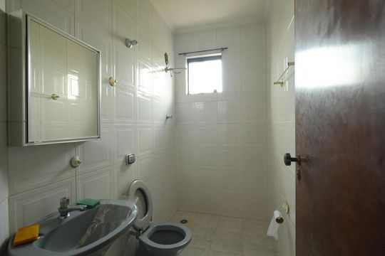 Banheiro Social de casa para alugar com 4 quartos, 345m² em Vila Sacadura Cabral, Santo André
