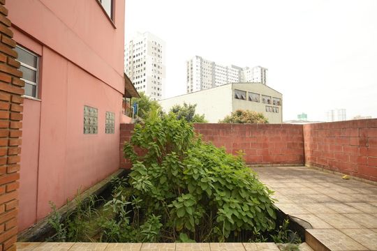 Quintal de casa para alugar com 4 quartos, 345m² em Vila Sacadura Cabral, Santo André