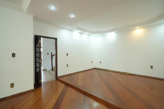 Casa para alugar com 4 quartos, 345m² em Vila Sacadura Cabral, Santo André