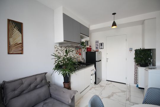Sala/Cozinha de apartamento à venda com 1 quarto, 24m² em Vila Nova das Belezas, São Paulo