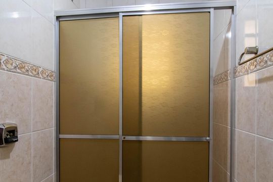 Banheiro de casa à venda com 4 quartos, 135m² em Vila Melliani, Guarulhos