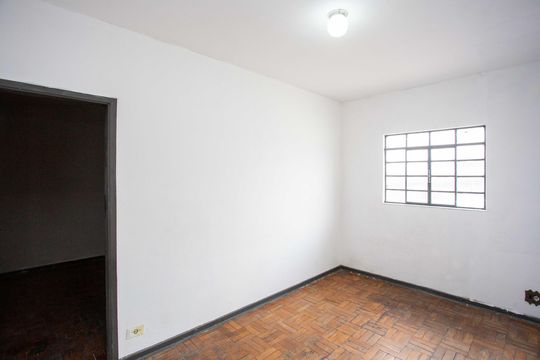 Casa para alugar com 1 quarto, 50m² em Taboão, Diadema