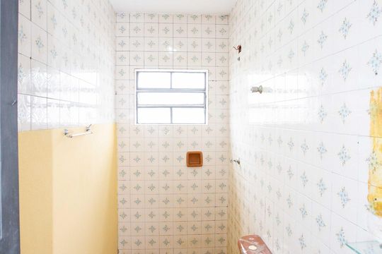 Banheiro de casa para alugar com 1 quarto, 50m² em Taboão, Diadema
