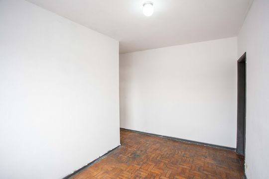 Sala de casa para alugar com 1 quarto, 50m² em Taboão, Diadema