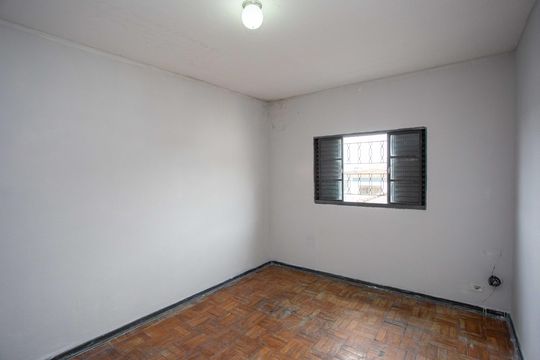 Quarto de casa para alugar com 1 quarto, 50m² em Taboão, Diadema