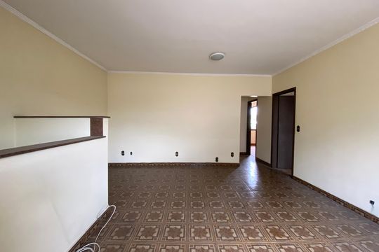 Casa à venda com 5 quartos, 326m² em Vila Sonia, São Paulo