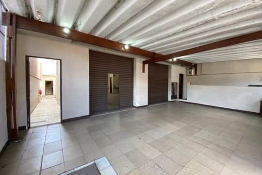 Garagem de casa à venda com 5 quartos, 326m² em Vila Sonia, São Paulo