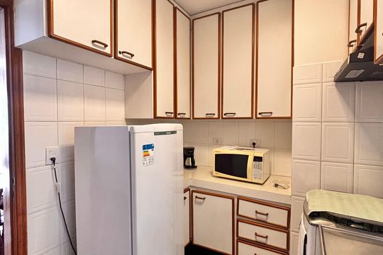 Cozinha de apartamento para alugar com 1 quarto, 65m² em Alphaville Industrial, Barueri