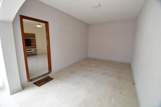 Garagem de casa para alugar com 4 quartos, 323m² em Chácara da Barra, Campinas