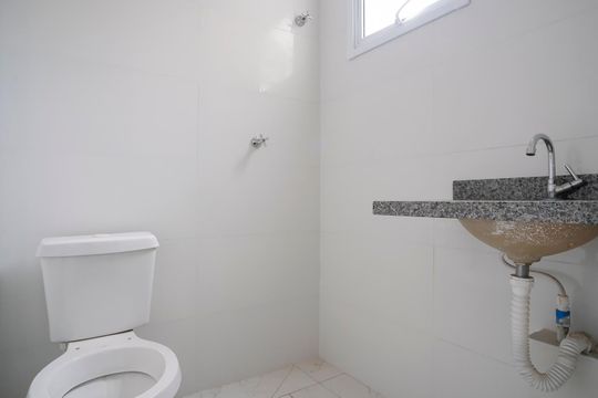 Banheiro da suíte de apartamento à venda com 2 quartos, 50m² em Rudge Ramos, São Bernardo do Campo