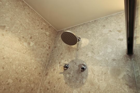 Banheiro de kitnet/studio para alugar com 1 quarto, 24m² em Ipiranga, São Paulo