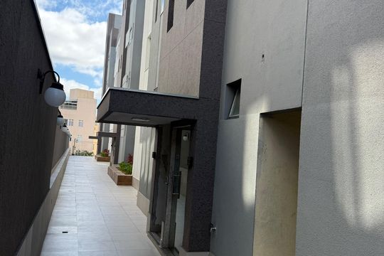 Hall de entrada de apartamento para alugar com 3 quartos, 90m² em Nova Suíça, Belo Horizonte