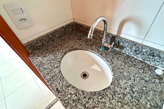 Banheiro de apartamento para alugar com 2 quartos, 35m² em Vila Itapoan, Guarulhos