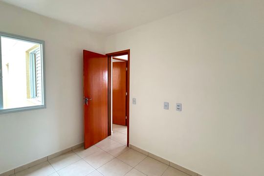 Quarto 1 de apartamento para alugar com 2 quartos, 35m² em Vila Itapoan, Guarulhos