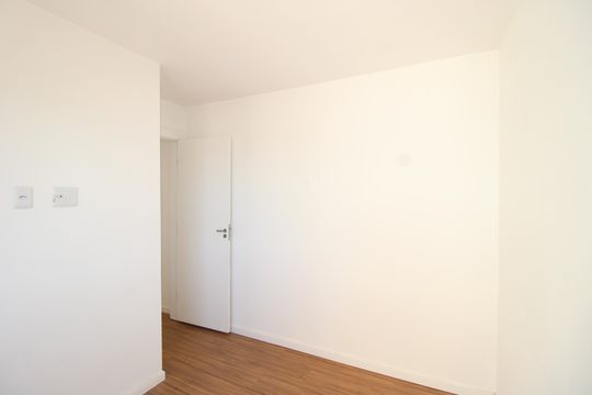 Quarto 2 de apartamento para alugar com 2 quartos, 45m² em Jardim Helian, São Paulo
