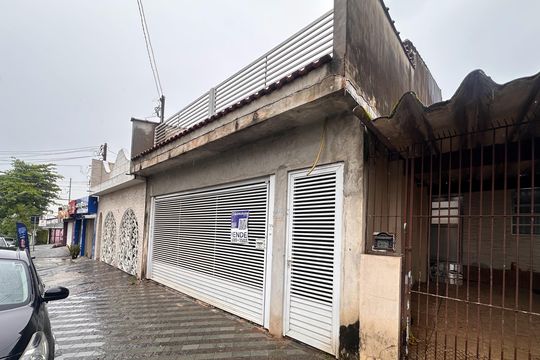 Fachada de casa para alugar com 3 quartos, 190m² em Jardim Copacabana, São Bernardo do Campo