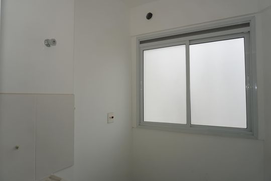 Lavanderia de apartamento para alugar com 2 quartos, 82m² em Parque Esplanada, Embu das Artes