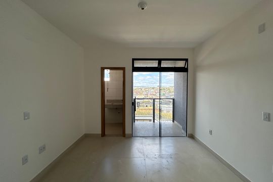 Casa à venda com 2 quartos, 100m² em Cândida Ferreira, Contagem