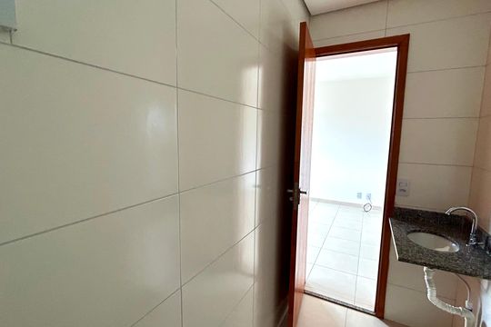 Banheiro de apartamento para alugar com 2 quartos, 35m² em Vila Itapoan, Guarulhos