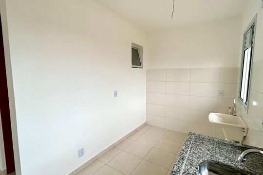 Cozinha de apartamento para alugar com 2 quartos, 35m² em Vila Itapoan, Guarulhos