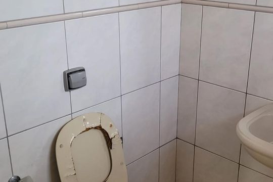 Banheiro de casa à venda com 3 quartos, 220m² em Tirol, Contagem